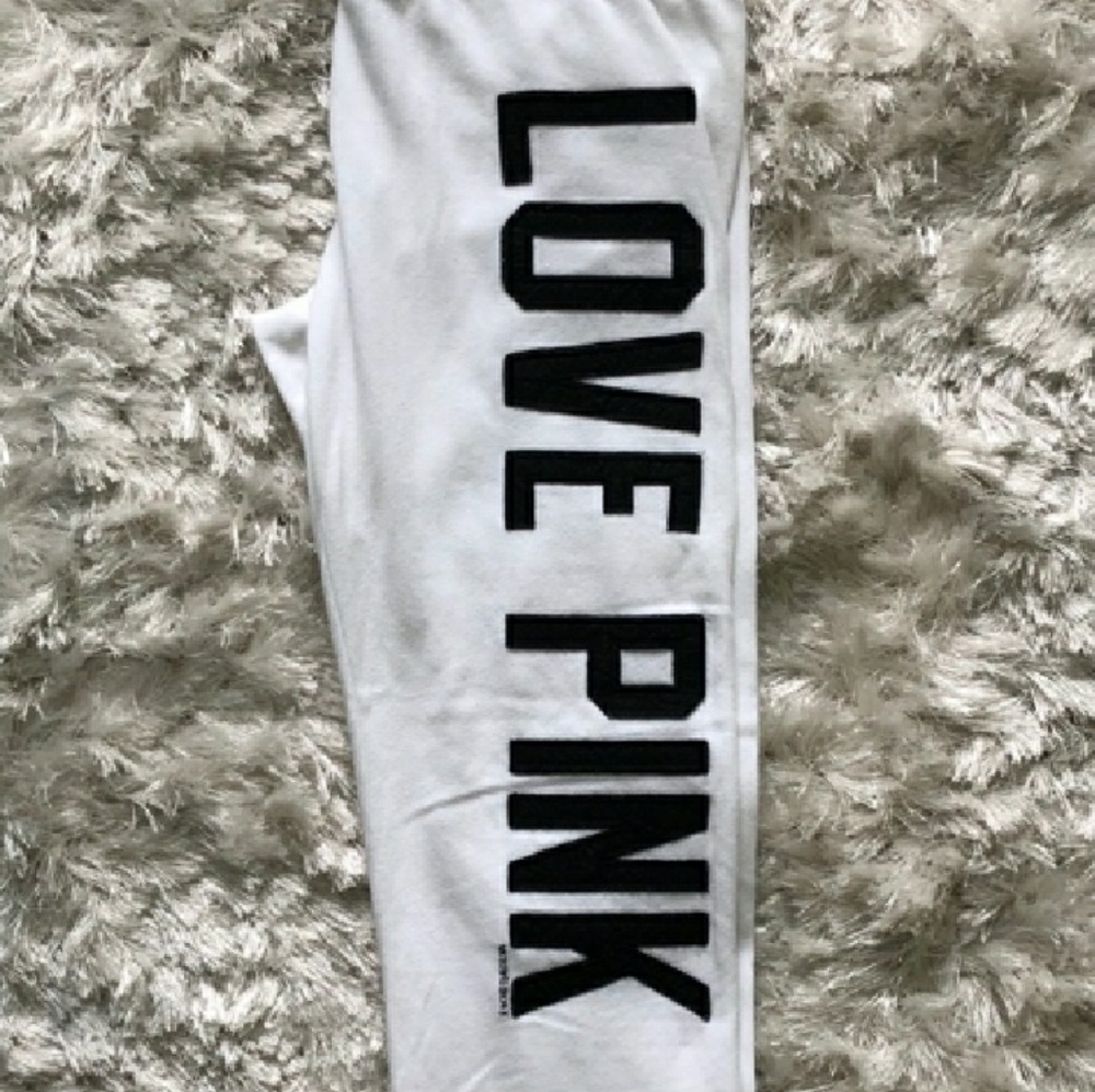 VS Pink - Picture 7 of 8